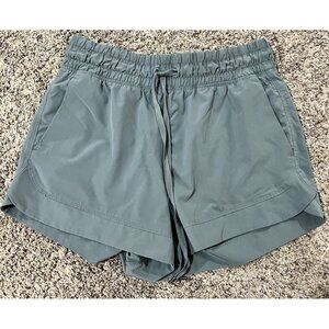 Women's Athletic Shorts ~ Gray ~ Size Large ~ 4.5” Inseam